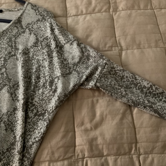 White House Black Market snake print top - Picture 2 of 3